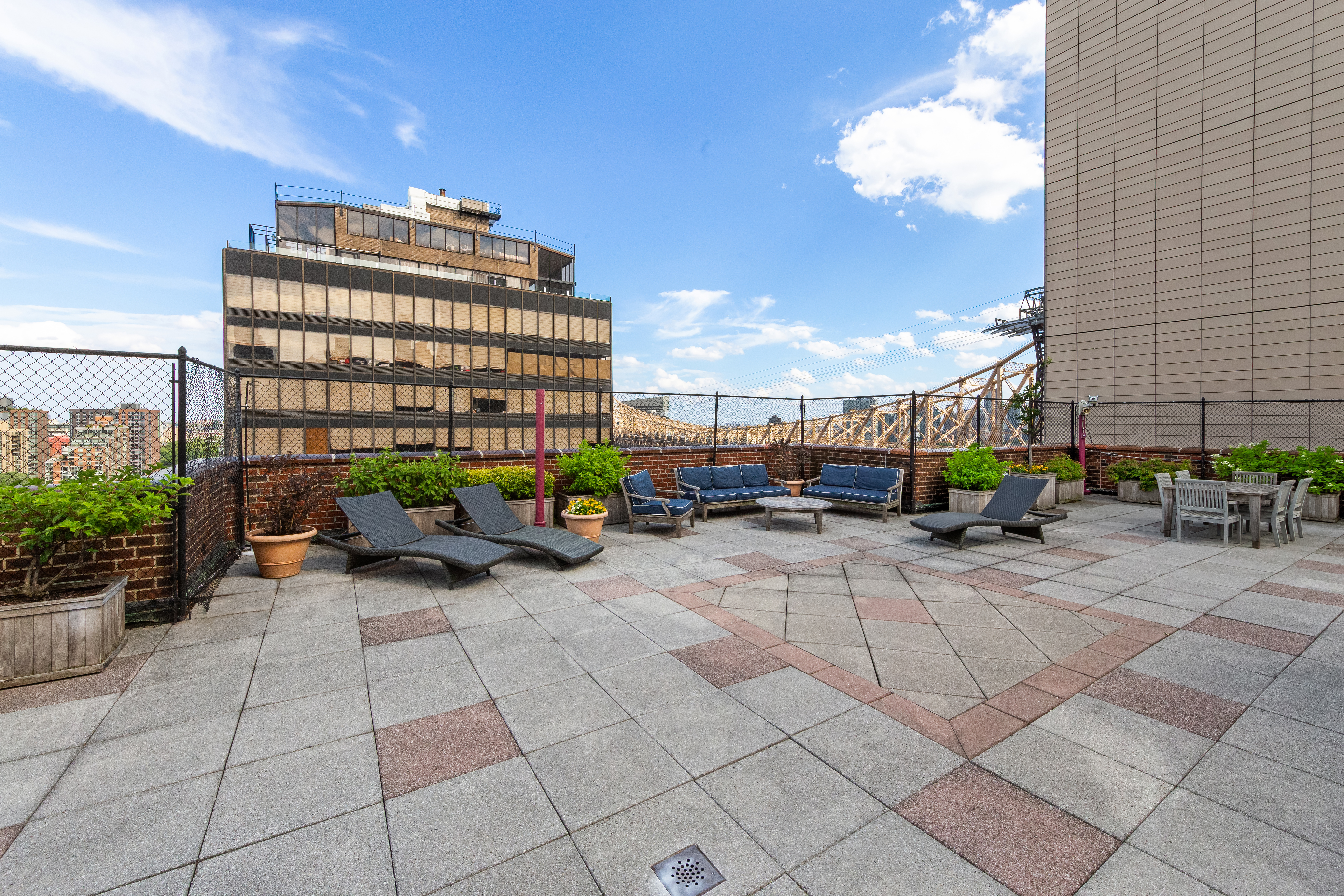 440 East 62nd Street, Unit 20E Manhattan, NY 10065 - Photo 10 of 11 Gallery Image 10