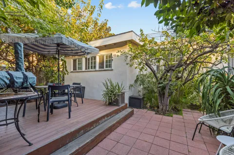 $1,230,000 | 836 North Benton Way, Los Angeles, CA 90026