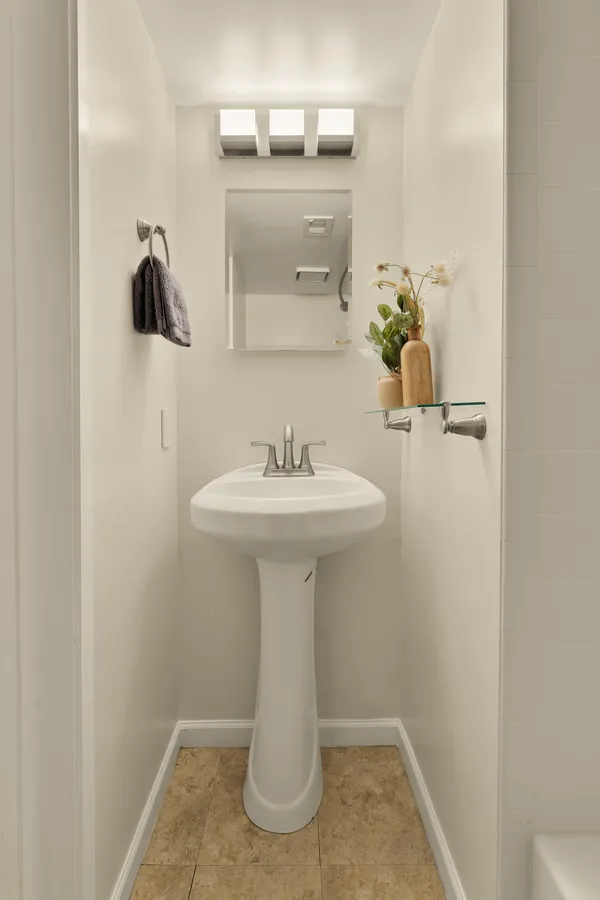 $899,000 | Inverness Ridge Road, Potomac, MD 20854