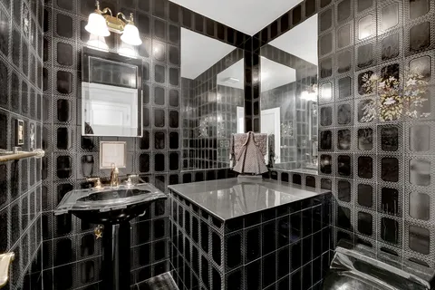 $2,000,000 | 142-15 Newport Avenue | Neponsit