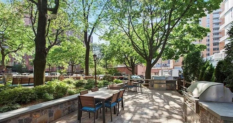 $3,400 | 191 Willoughby Street, Unit 7J | Downtown Brooklyn