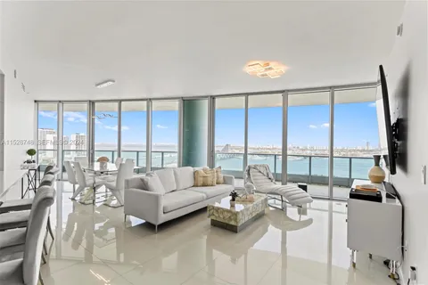 $1,975,000 | 900 Biscayne Boulevard, Unit 2506, Miami, FL 33132