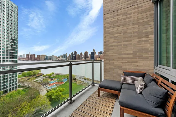 $1,300,000 | 46-30 Center Boulevard, Unit 1106 | Long Island City