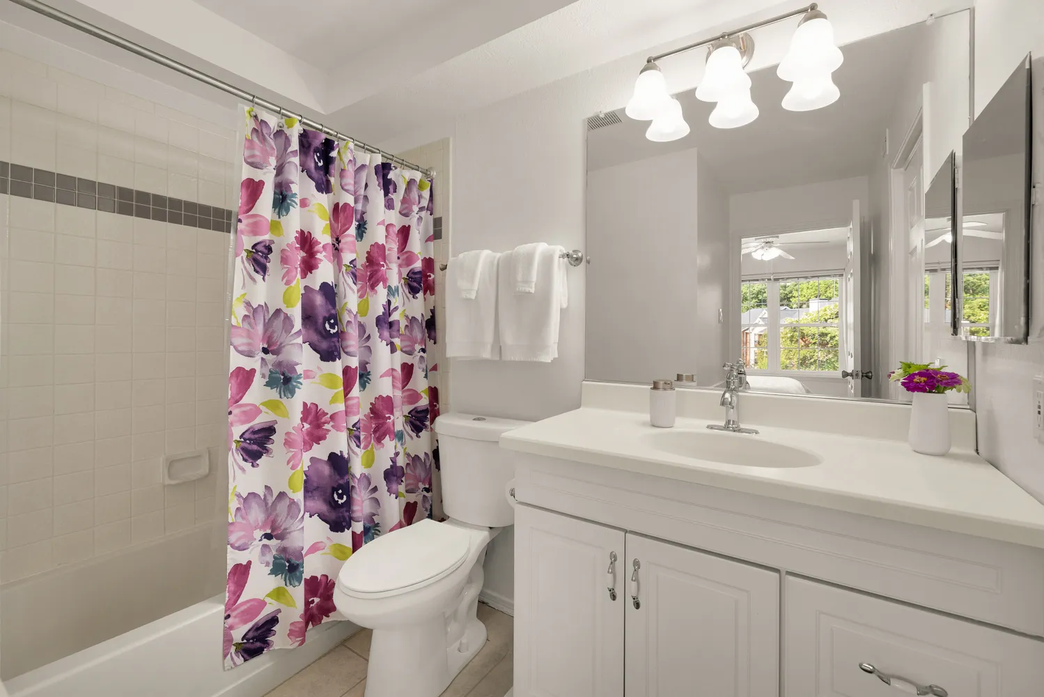 $275,000 | 3309 Wyndham Circle, Unit 3180, Alexandria, VA 22302