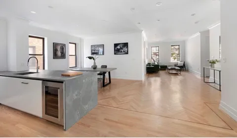 $1,280,000 | 24-39 38th Street, Unit B10B9 | Astoria