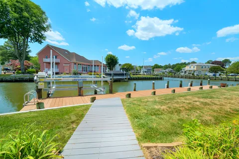 $1,295,000 | 17 Clipper Court, Berlin, MD 21811