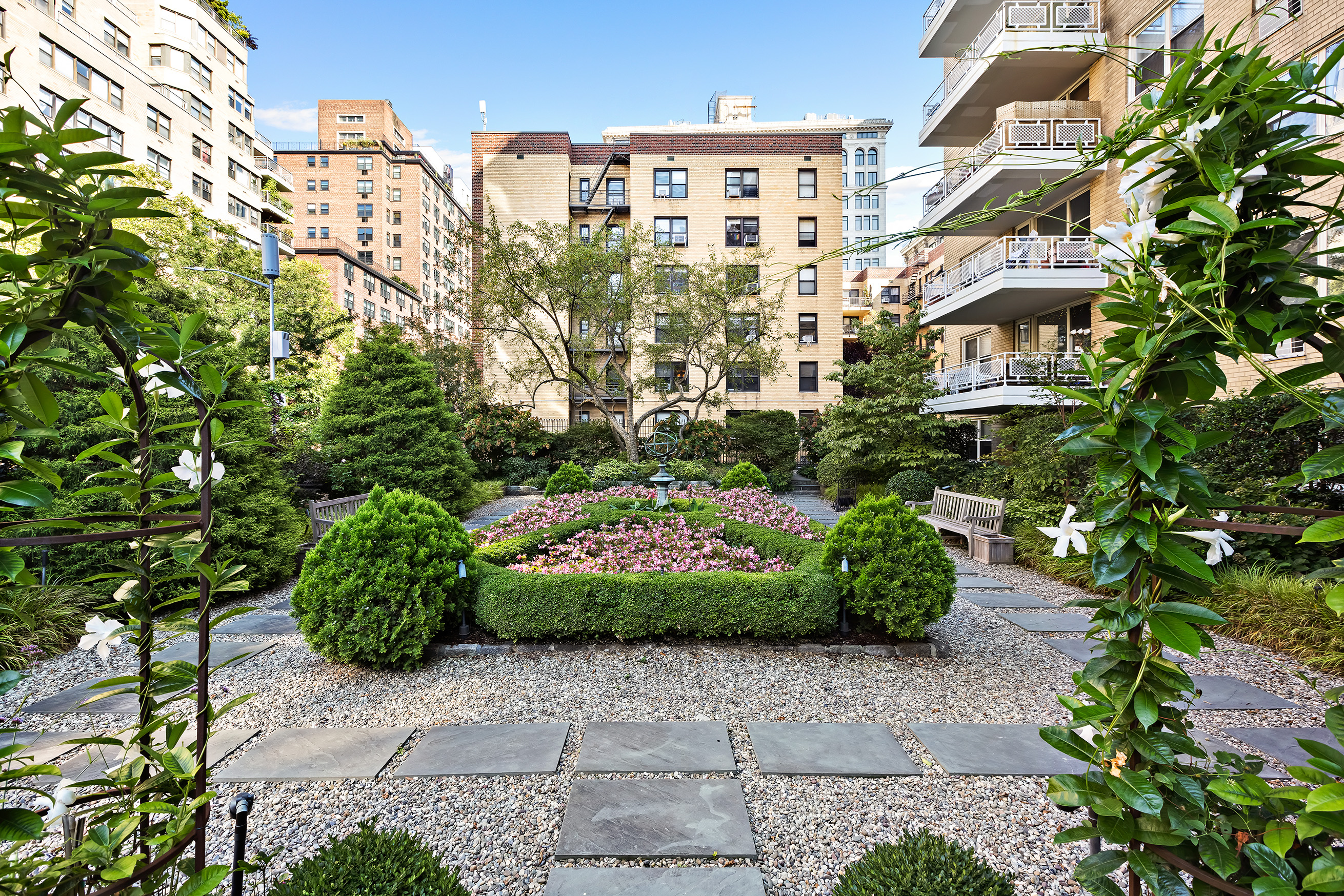40 East 9th Street, Unit 7L Manhattan, NY 10003 - Photo 11 of 13