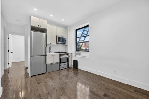 $5,500 | 152 Thompson Street, Unit 3C | SoHo