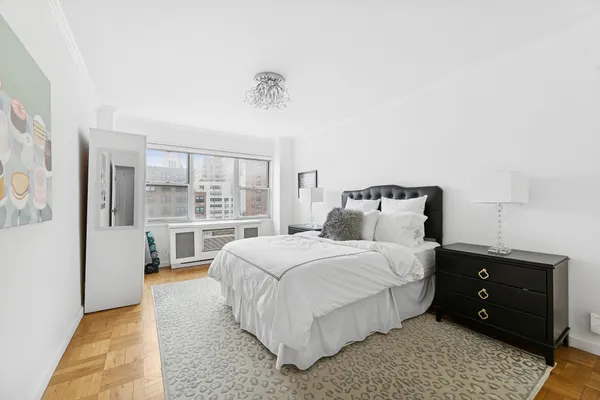 $575,000 | 311 East 71st Street, Unit 10F | Lenox Hill