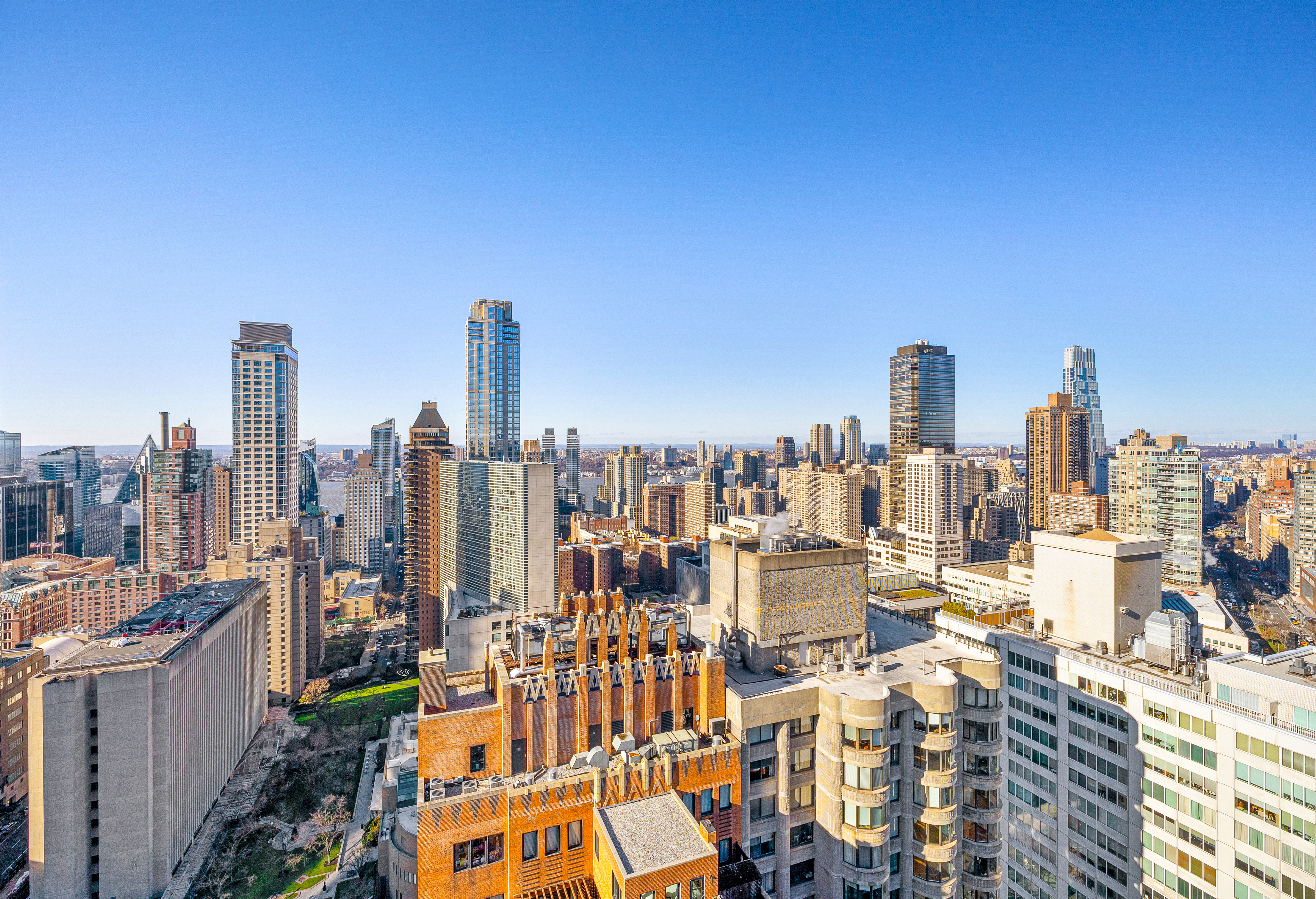 15 West 61st Street, Unit PH1C Manhattan, NY 10023 - Photo 24 of 26 a view of city with a tall building