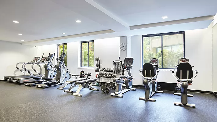 300 Rector Place, Unit 8N Manhattan, NY 10280 - Photo 9 of 17