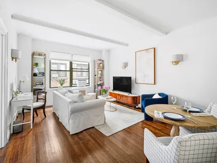 $995,000 | 595 West End Avenue, Unit 3C | Upper West Side