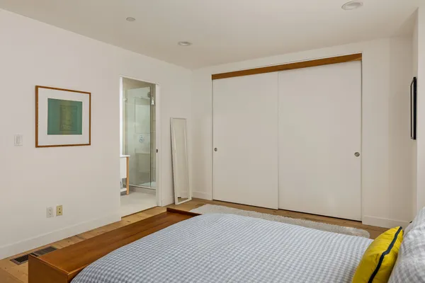 $1,100,000 | 860 1/2 South Wilton Place, Los Angeles, CA 90005