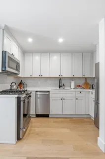 $2,500 | 5 Hampton Place, Unit 1 | Crown Heights