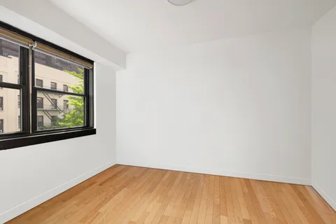 $1,050,000 | 235 East 87th Street, Unit 4K | Upper East Side