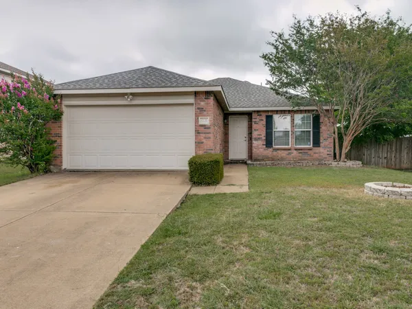 $295,000 | 1221 Krista Drive, Burleson, TX 76028