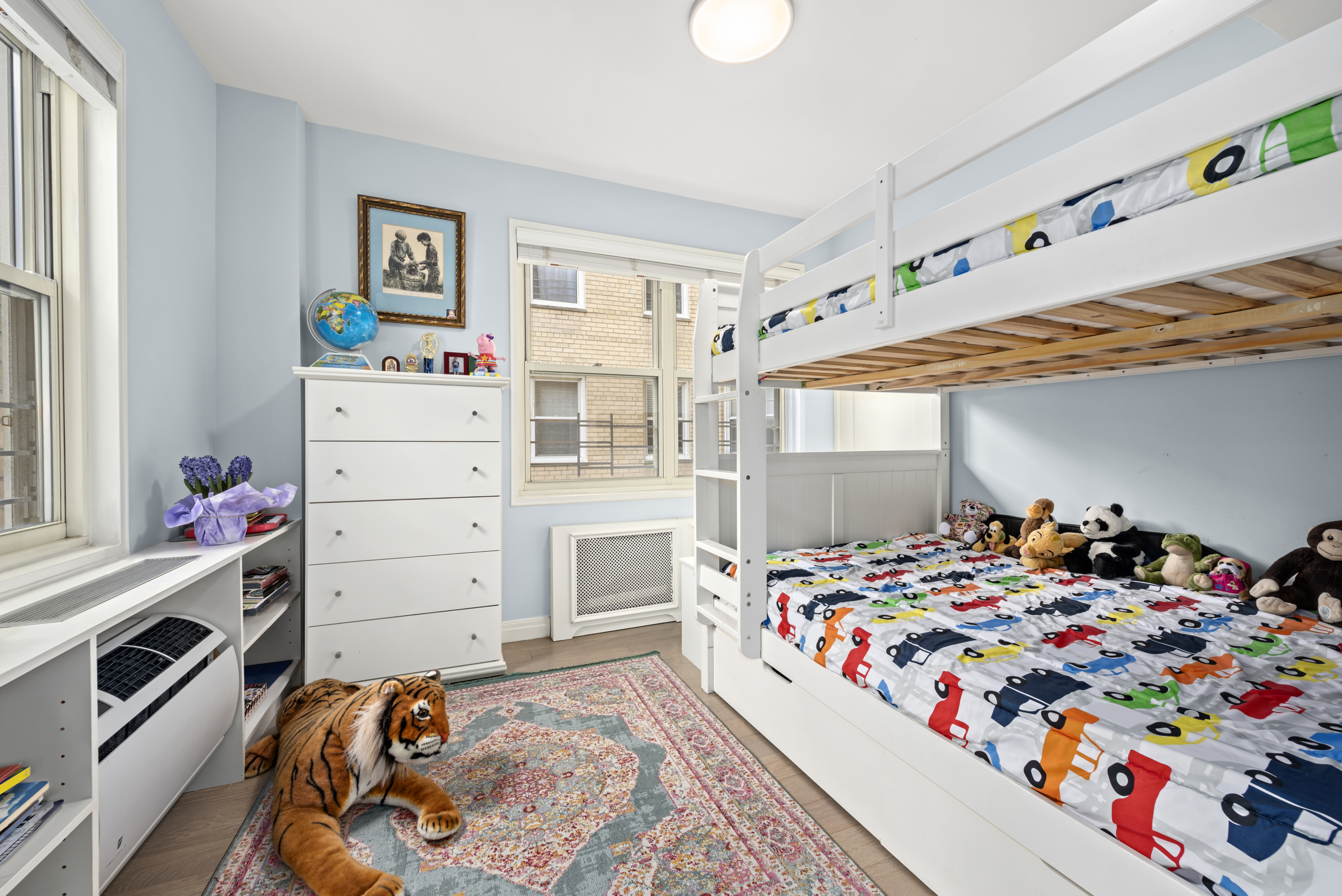 40 East 9th Street, Unit 4F Manhattan, NY 10003 - Photo 4 of 23