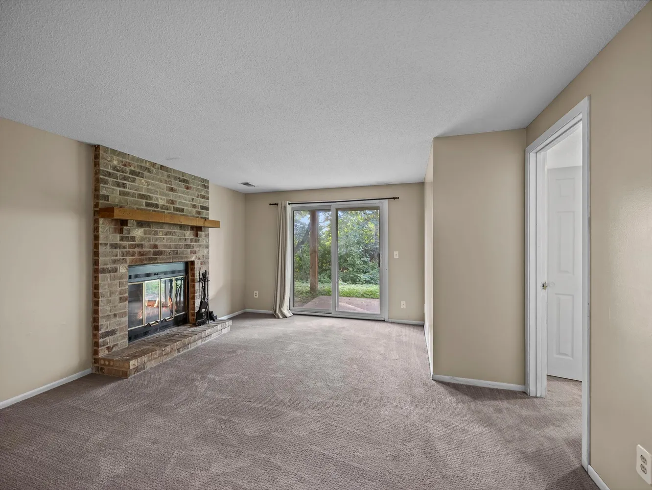 $2,000 | 5535 Lindsay Street, Golden Valley, MN 55422