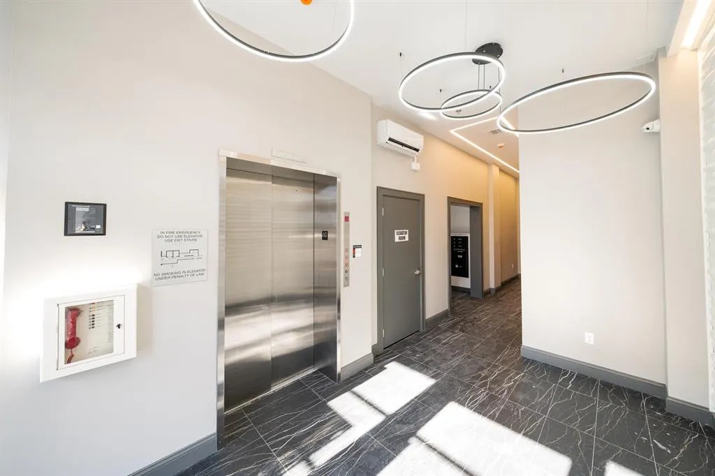 $2,700 | 305 West Side Avenue, Unit 204, Jersey City, NJ 07305