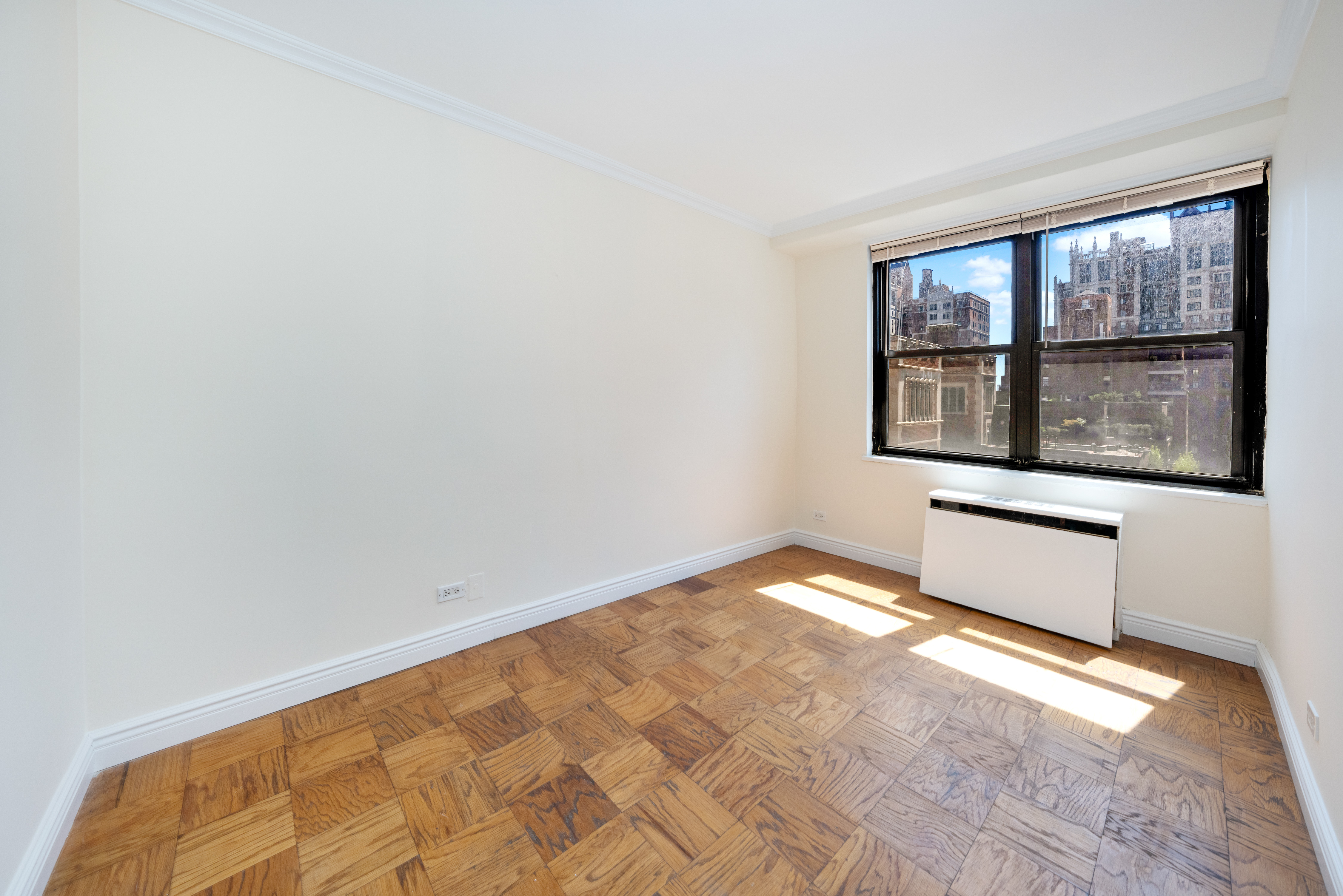 305 East 40th Street, Unit 17C Manhattan, NY 10016 - Photo 4 of 6