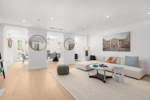$9,950,000 | 222 East 61st Street | Lenox Hill