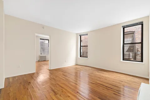 $4,950 | 169 West 80th Street, Unit 5B | Upper West Side