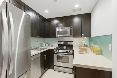 $1,095,000 | 145 Park Place, Unit 3D | Park Slope