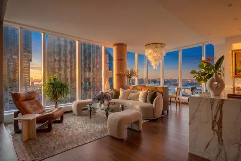 $3,495,000 | 1 West End Avenue, Unit 19J | Upper West Side