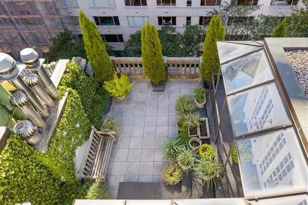 $9,800,000 | 15 East 70th Street, Unit PHB | Lenox Hill