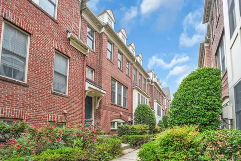 $940,000 | 2619 South Kenmore Court, Arlington, VA 22206