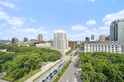 $3,975,000 | 1 Clinton Street, Unit 12A | Brooklyn Heights