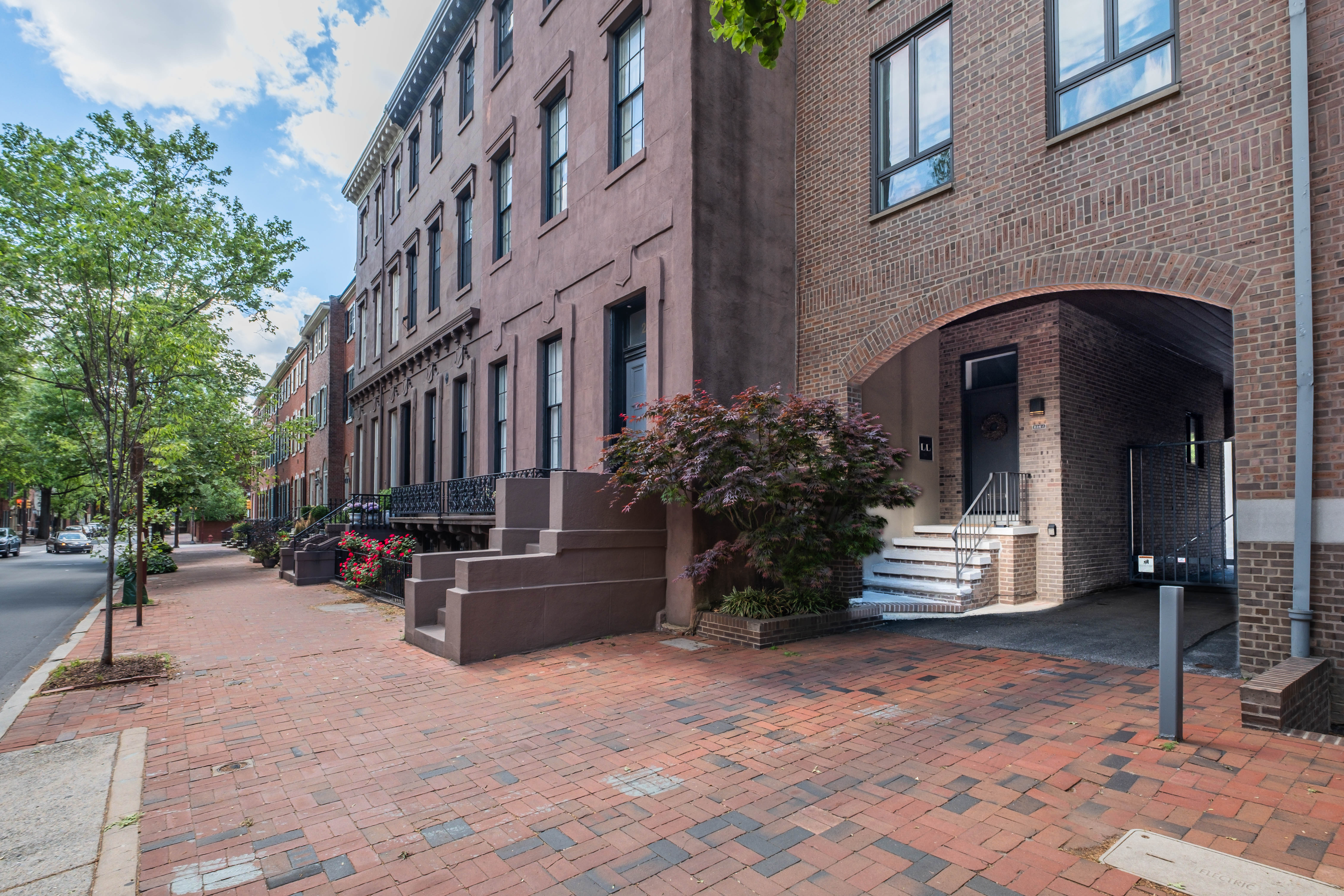 256 1/2 South 3rd Street Philadelphia, PA 19106 - Photo 2 of 73