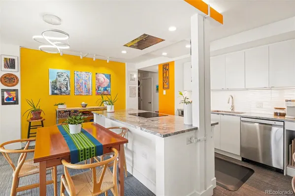 $349,000 | 1020 15th Street, Unit 32L, Denver, CO 80202