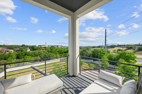$487,500 | 2050 Lohmans Spur, Unit 101, Austin, TX 78738