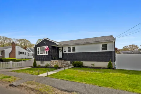 Contact Agent | 55 Thistle Street, Lynn, MA 01905