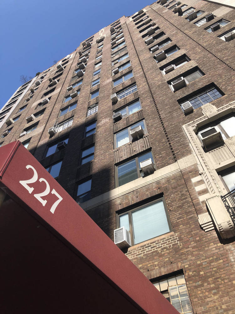 227 East 57th Street, Unit 2H Manhattan, NY 10022 - Photo 6 of 9