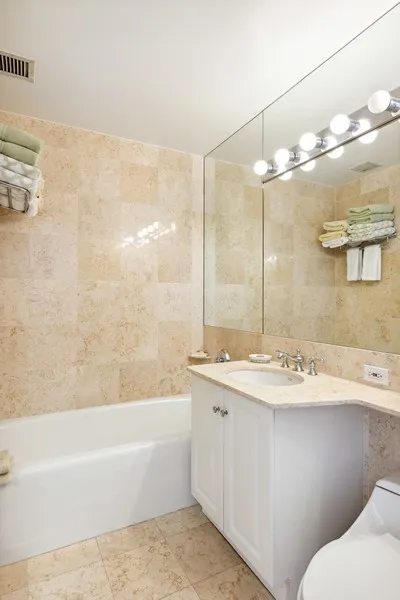 $8,250 | 2 Columbus Avenue, Unit 14C | Upper West Side