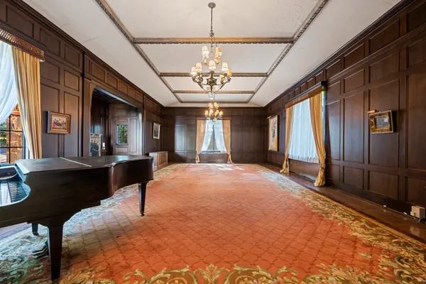 $1,150,000 | 113 Maple Avenue, Oil City, PA 16301