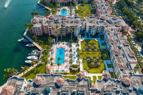 $1,275,000 | 100 Southeast 5th Avenue, Unit 304, Boca Raton, FL 33432