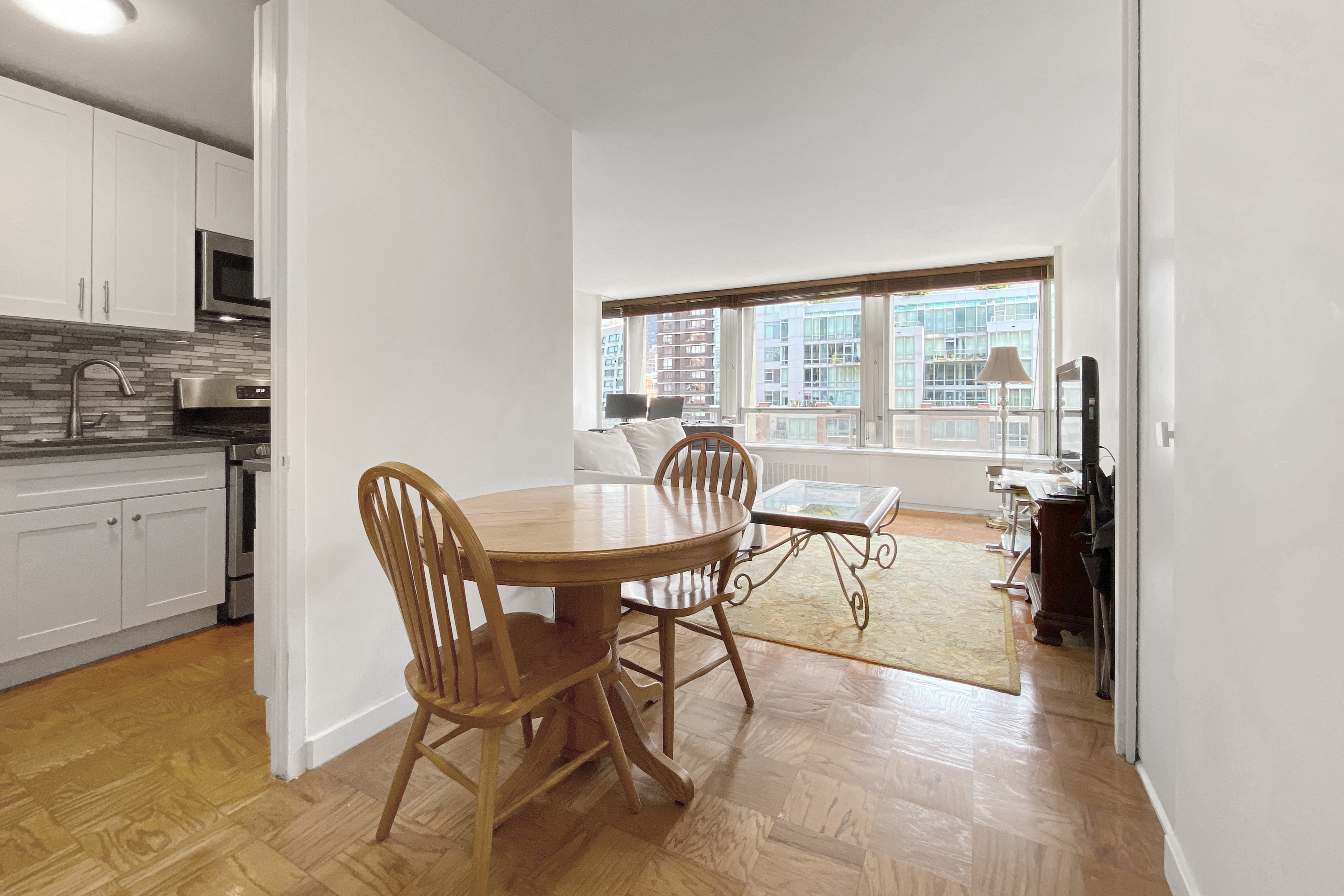300 East 33rd Street, Unit 7G Manhattan, NY 10016 - Photo 4 of 13