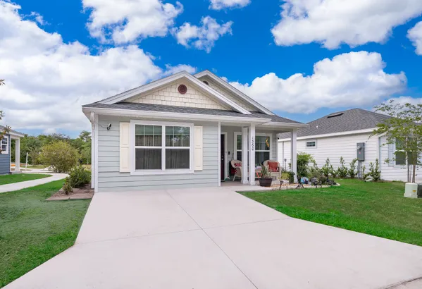 $240,000 | 1360 Cottage Circle, Tavares, FL 32778