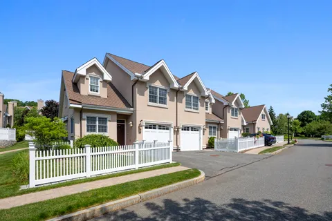 $1,625,000 | 287 Langley Road, Unit 38, Newton, MA 02459