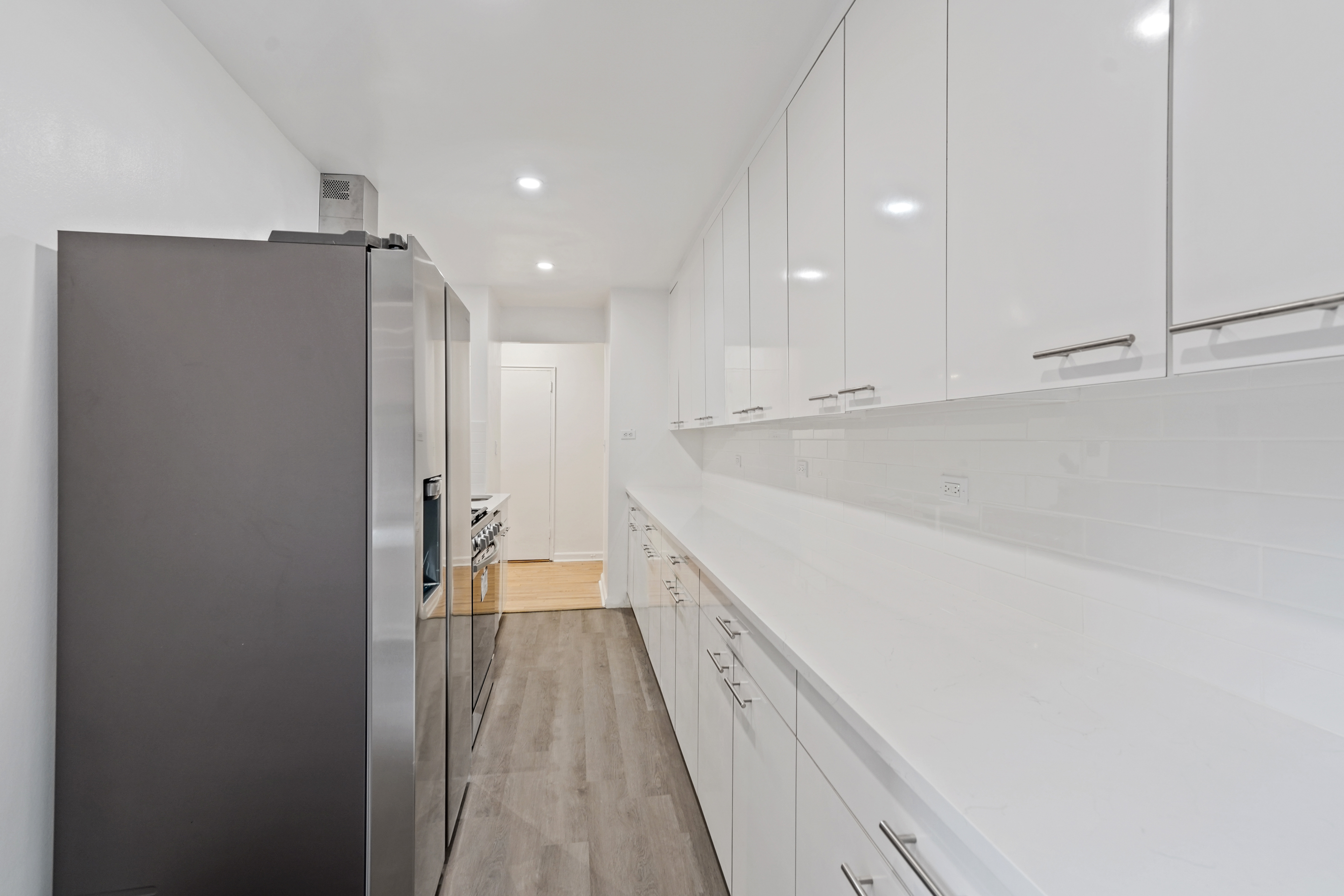 445 West 240th Street, Unit 3A Bronx, NY 10463 - Photo 3 of 36 Gallery Image 3