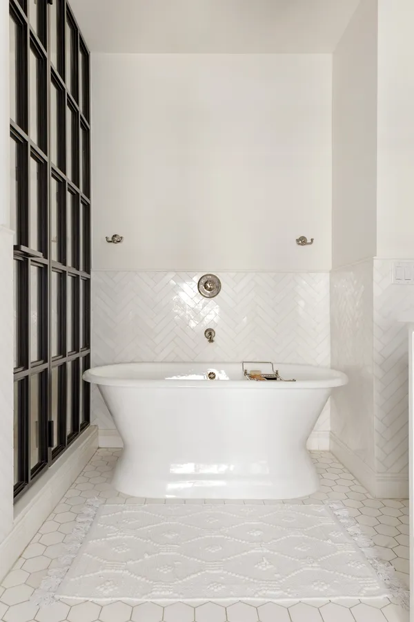 $2,995,000 | 176 West 87th Street, Unit 4A | Upper West Side