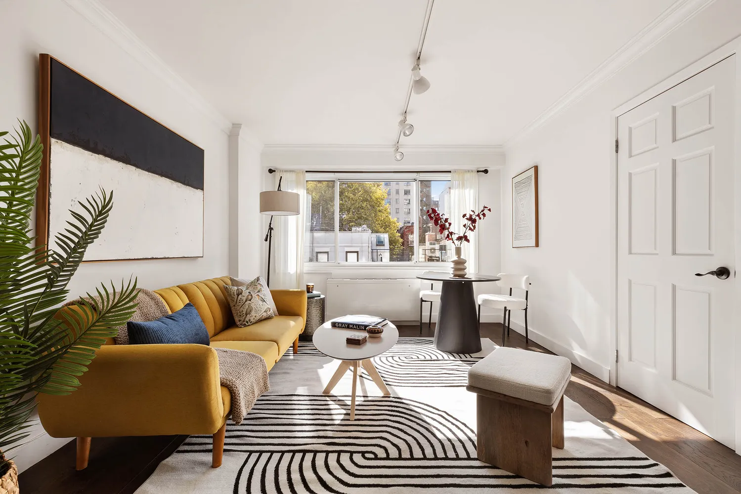 $815,000 | 201 West 21st Street, Unit 5J | Chelsea