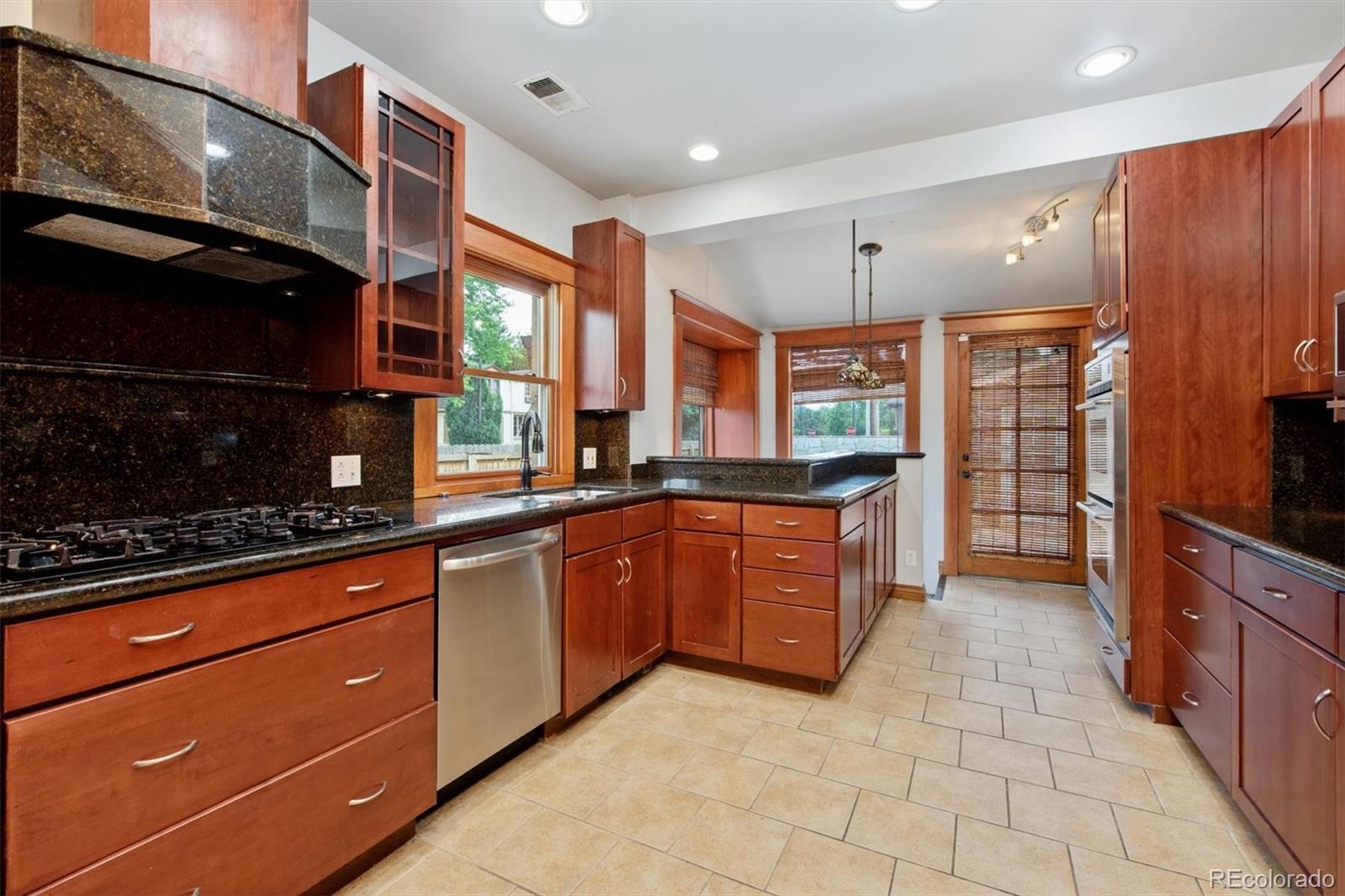 3201 Stuart Street Denver, CO 80212 - Photo 6 of 32