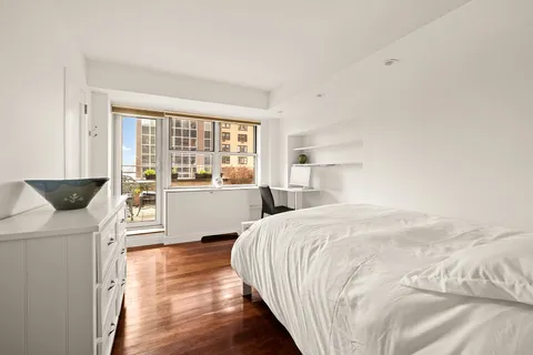 $2,798,000 | 330 East 49th Street, Unit 12E | Midtown East
