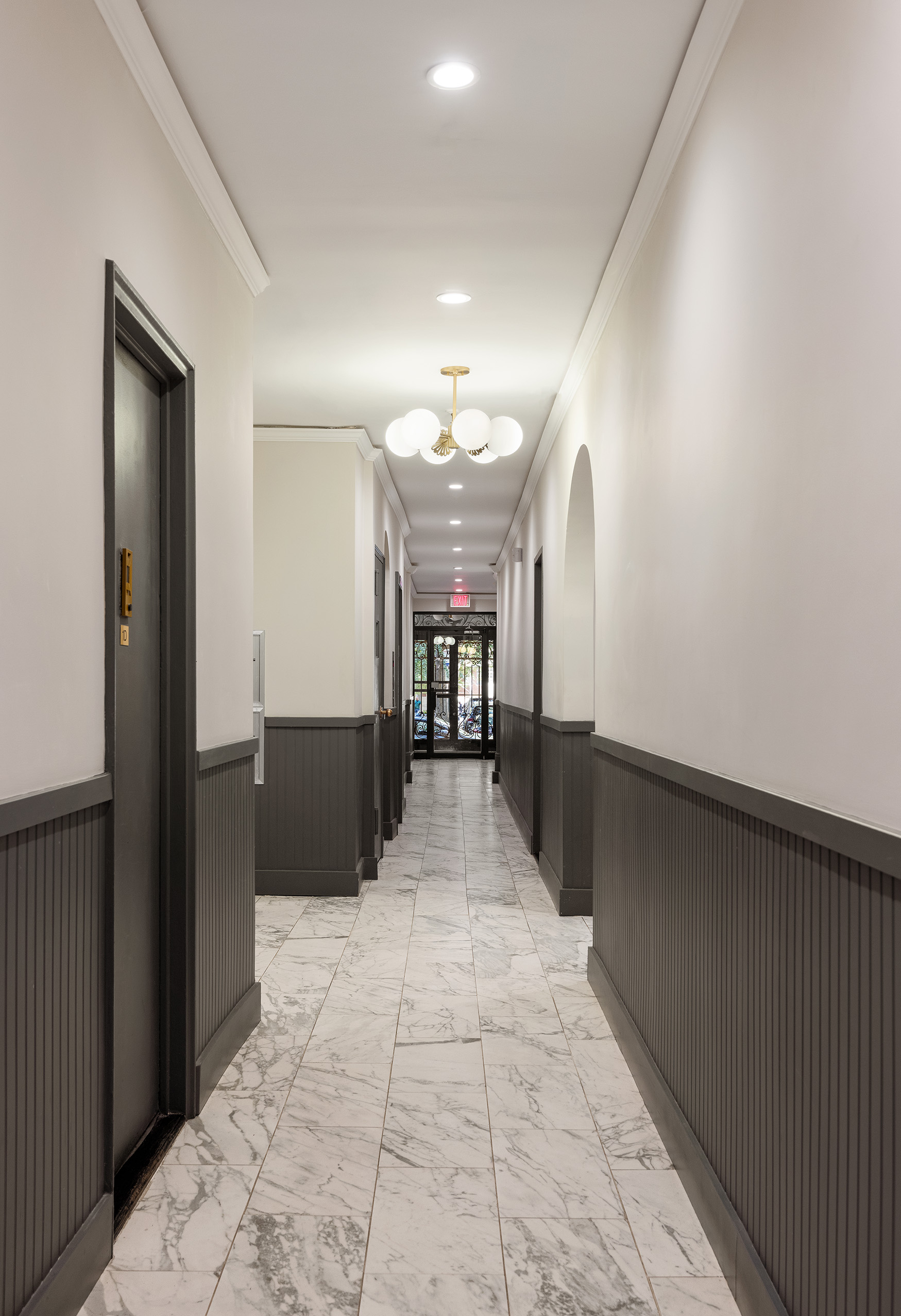 26 Gramercy Park South, Unit 1E Manhattan, NY 10003 - Photo 6 of 10 a view of a hallway with a chandelier
