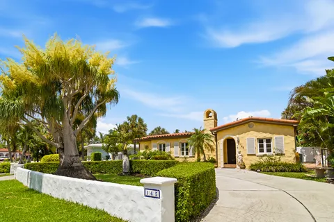 $2,400,000 | 145 Northeast Spanish Court, Boca Raton, FL 33432