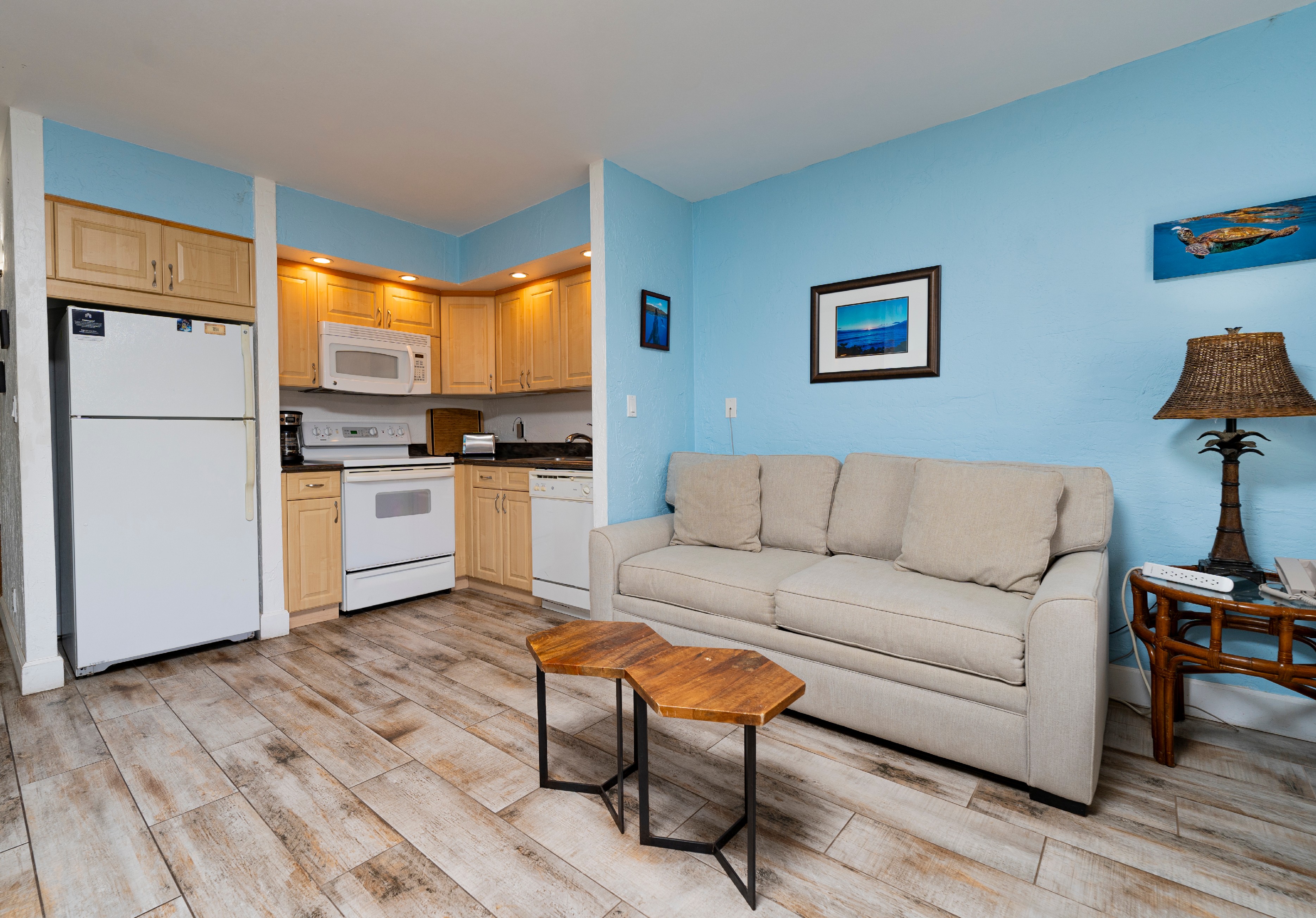 3543 Lower Honoapiilani Road, Unit C204 Lahaina, HI 96761 - Photo 3 of 25 Gallery Image 3